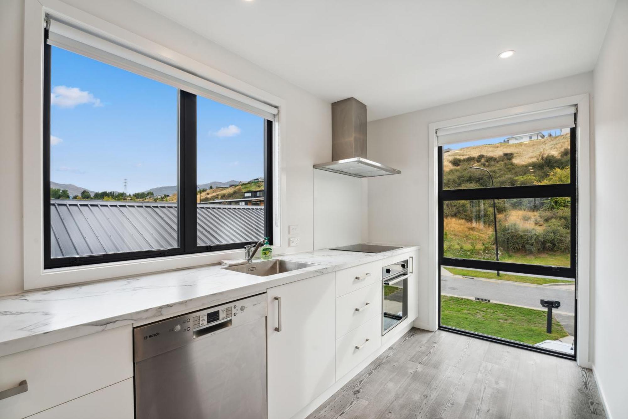 Modern Apartment With Coronet & Remarkables Views Queenstown Bagian luar foto