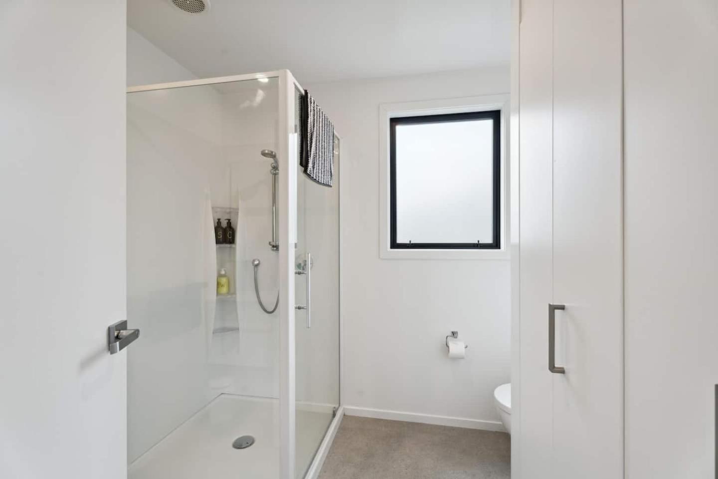 Modern Apartment With Coronet & Remarkables Views Queenstown Bagian luar foto