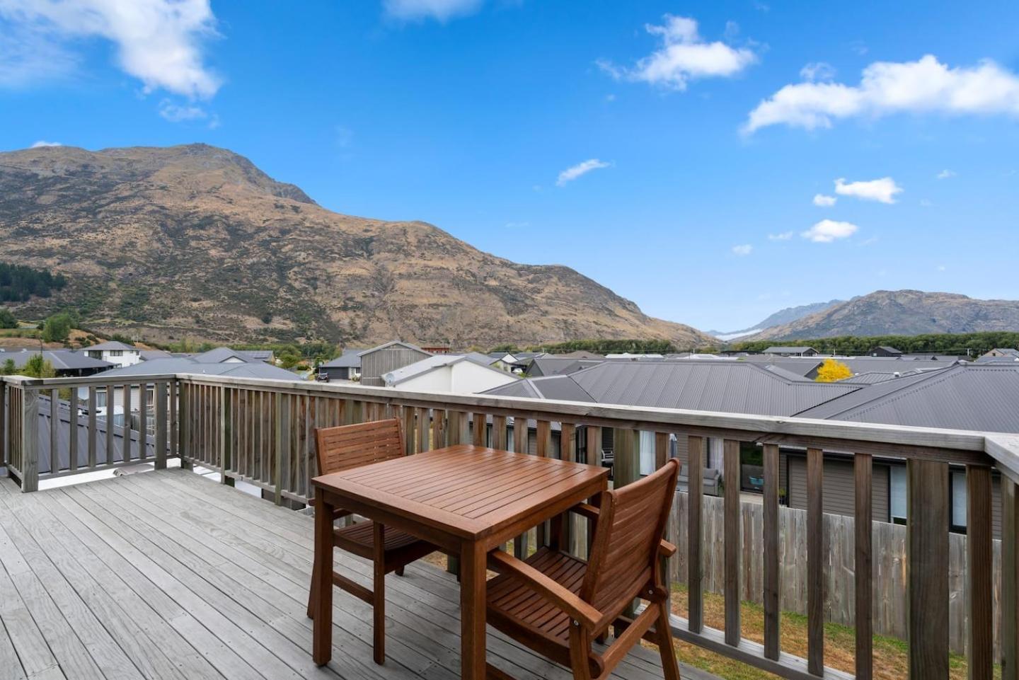Modern Apartment With Coronet & Remarkables Views Queenstown Bagian luar foto