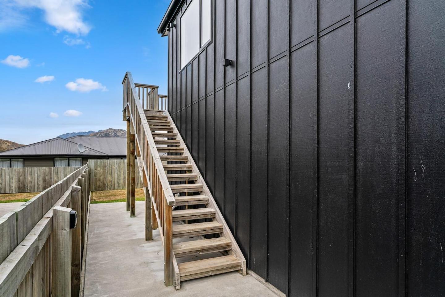 Modern Apartment With Coronet & Remarkables Views Queenstown Bagian luar foto